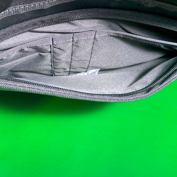 NWT Targus EcoSmart 13-14” Cypress Collection Laptop Case (Fits 14” MacBook Pro) - Picture 5 of 13